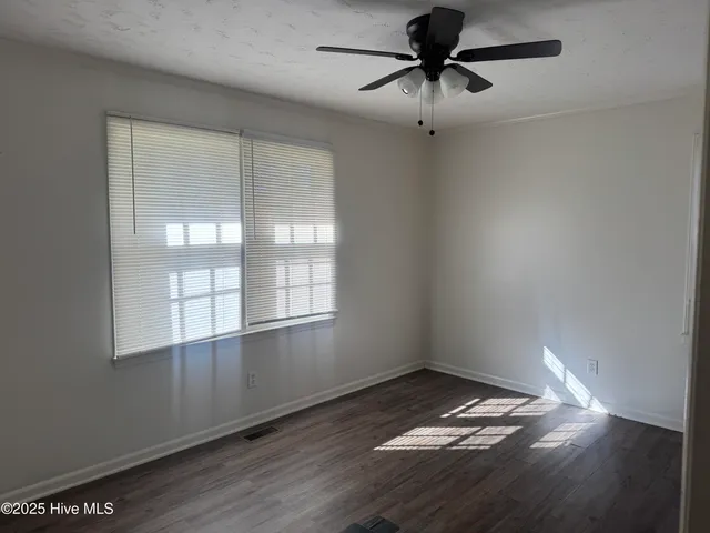 $1,700 | 317 Forest Grove Avenue, Jacksonville, NC 28540