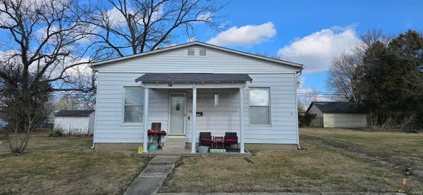 $64,900 | 620 East Sycamore Street, Jasonville, IN 47438