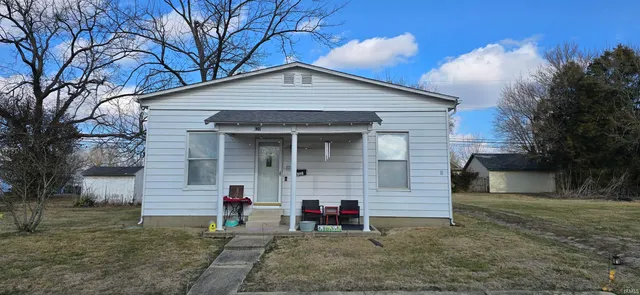 $69,900 | 620 East Sycamore Street, Jasonville, IN 47438