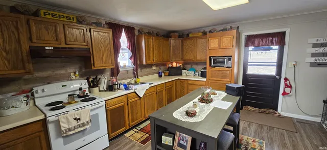 $69,900 | 620 East Sycamore Street, Jasonville, IN 47438