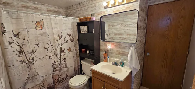 $69,900 | 620 East Sycamore Street, Jasonville, IN 47438