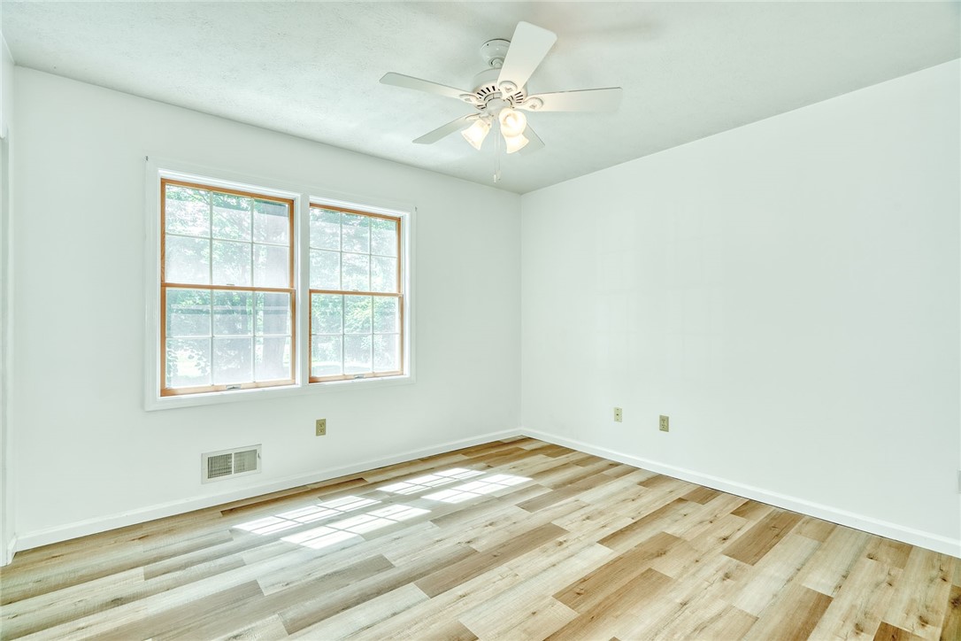 6578 Lakeside Road Ontario, NY 14519 - Photo 20 of 40
