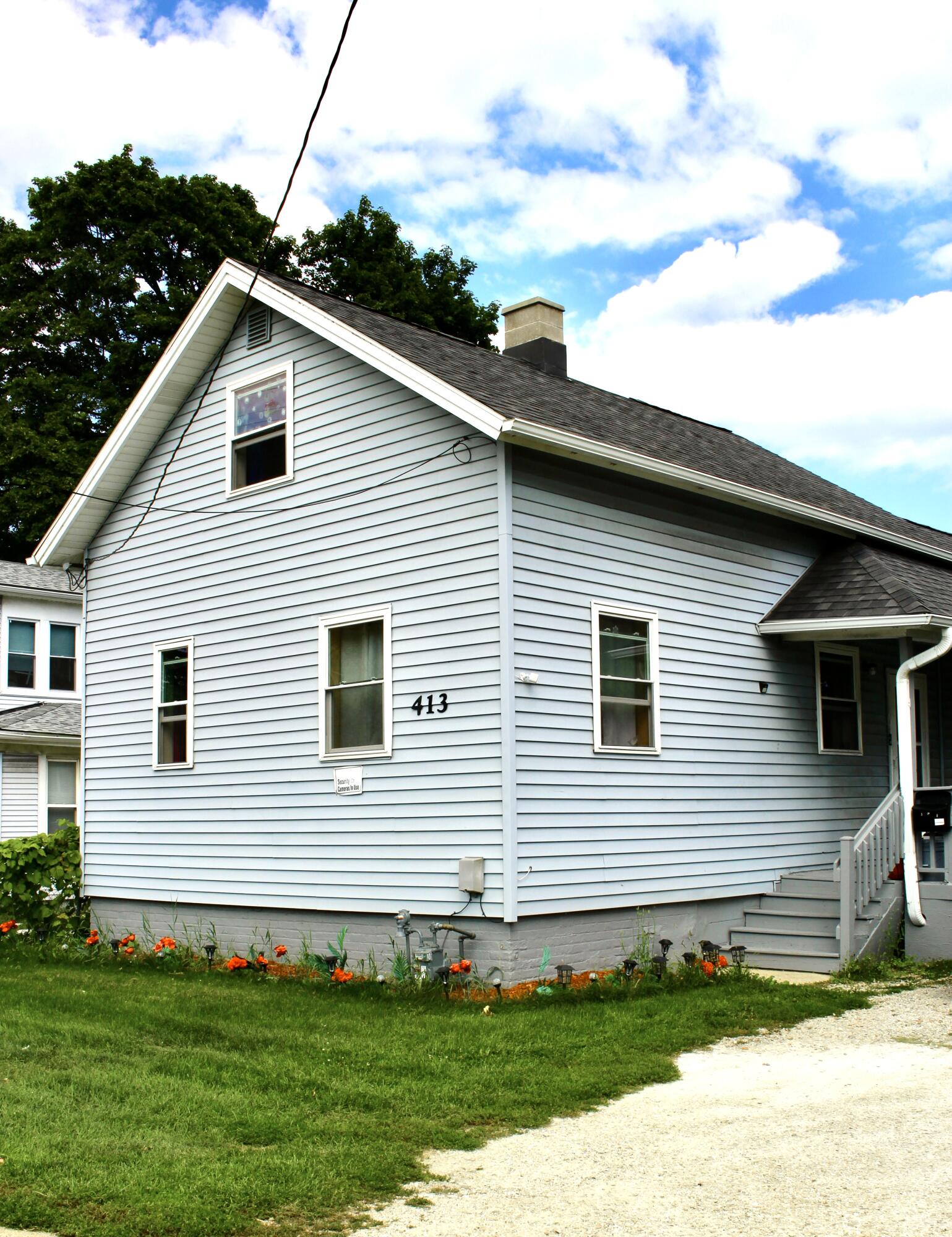 413 North Memorial Drive Racine, WI 53404 - Photo 2 of 5 IMG_1279