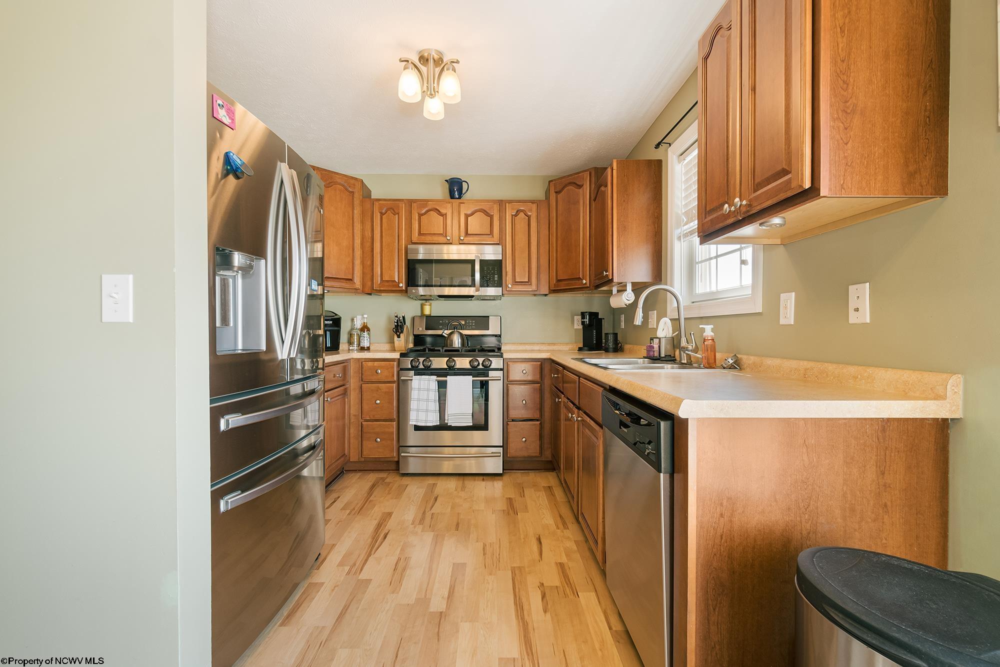 27 Pleasant Ridge Lane Morgantown, WV 26508 - Photo 5 of 28 Gallery Image 5