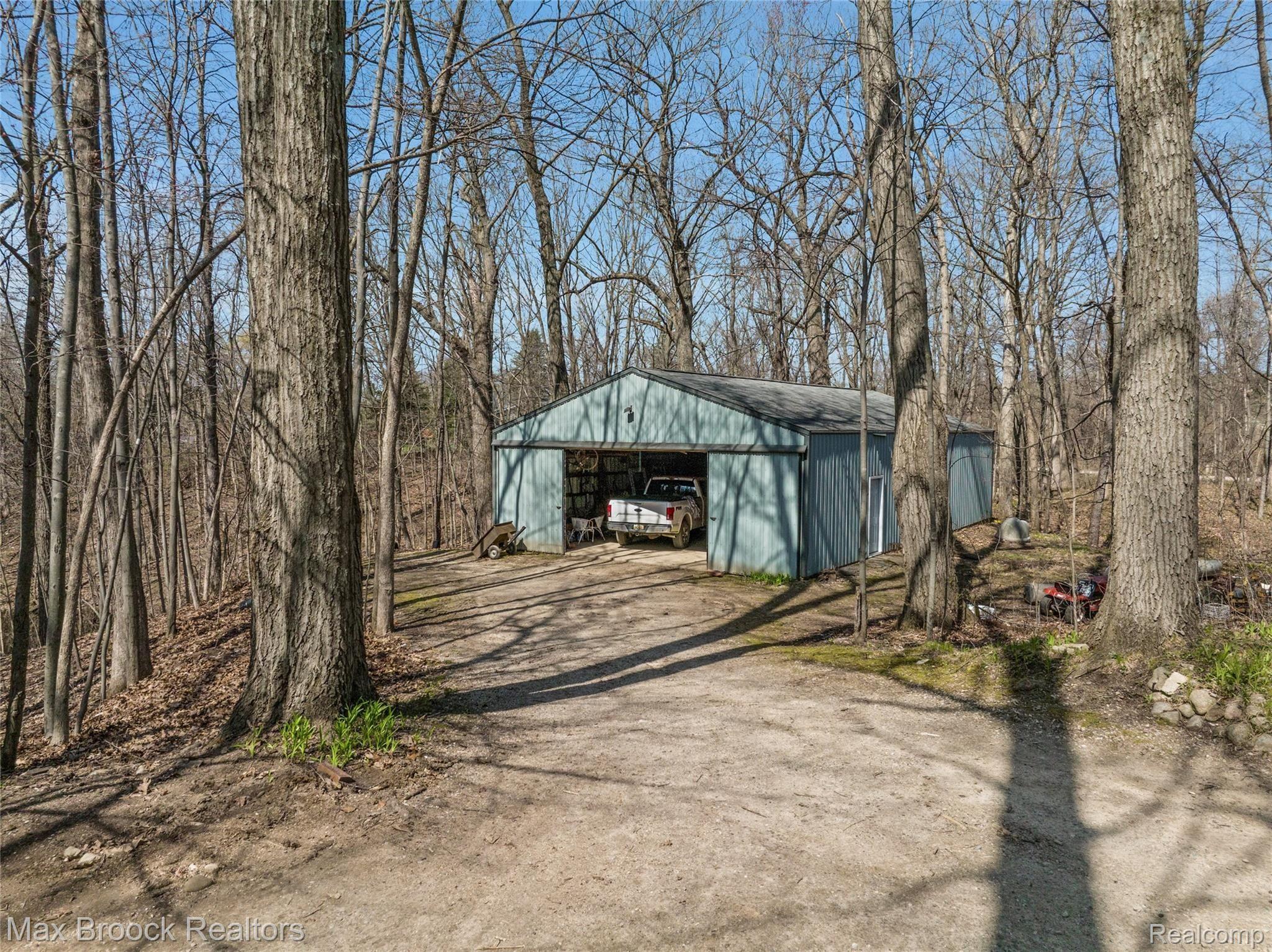 4646 Thomas Road Metamora, MI 48455 - Photo 8 of 54 4646 Thomas Rd0032.jpg