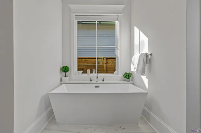 $3,300 | 554 Moore Street, Baton Rouge, LA 70806