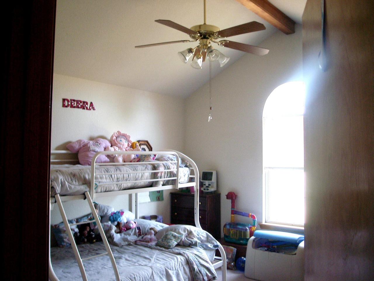 Bedroom (2nd)