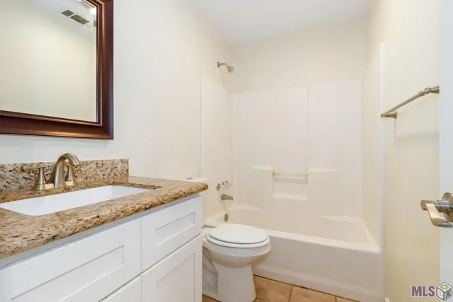 $199,500 | 910 Kathryn Drive, Denham Springs, LA 70726