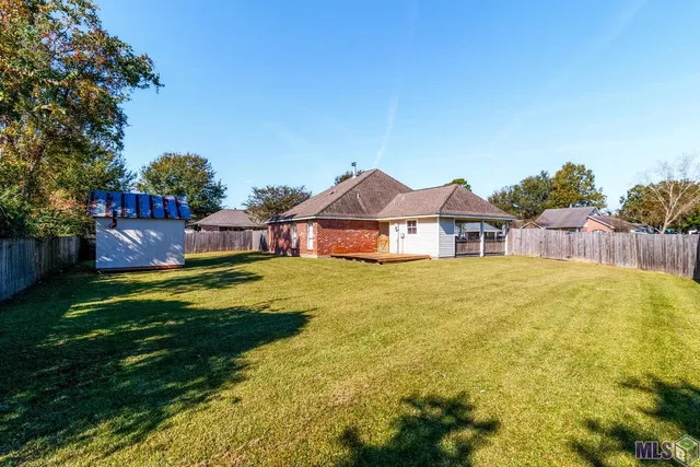 $199,500 | 910 Kathryn Drive, Denham Springs, LA 70726