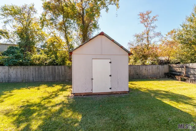 $199,500 | 910 Kathryn Drive, Denham Springs, LA 70726