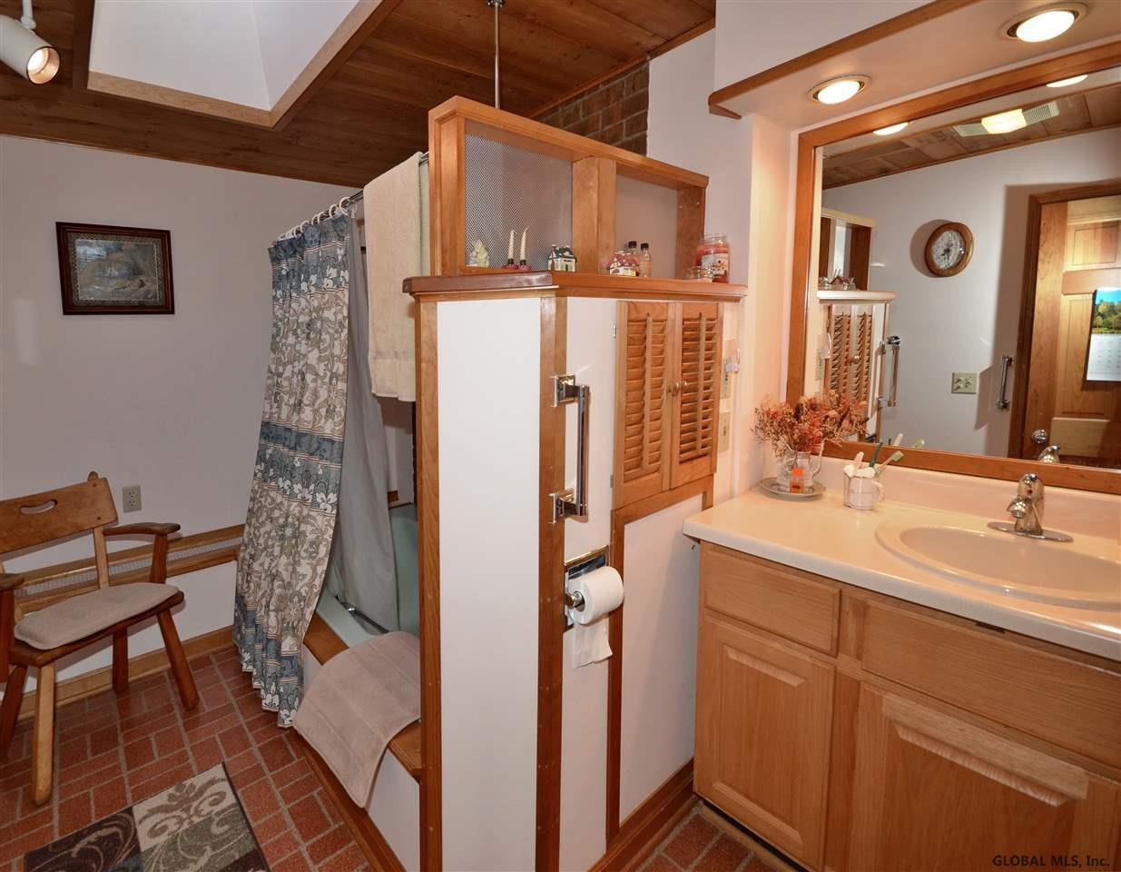 879 Charlton Road Schenectady, NY 12302 - Photo 15 of 25 Photo 15