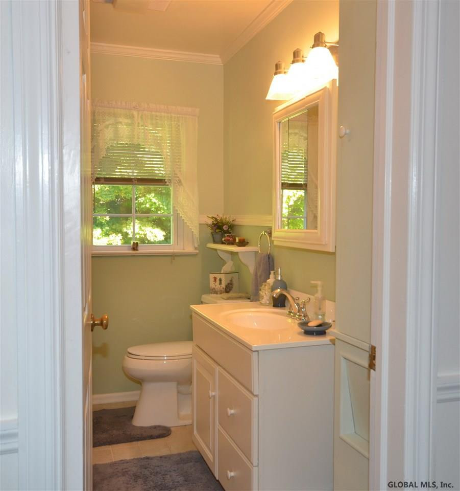 879 Charlton Road Schenectady, NY 12302 - Photo 16 of 25 Photo 16