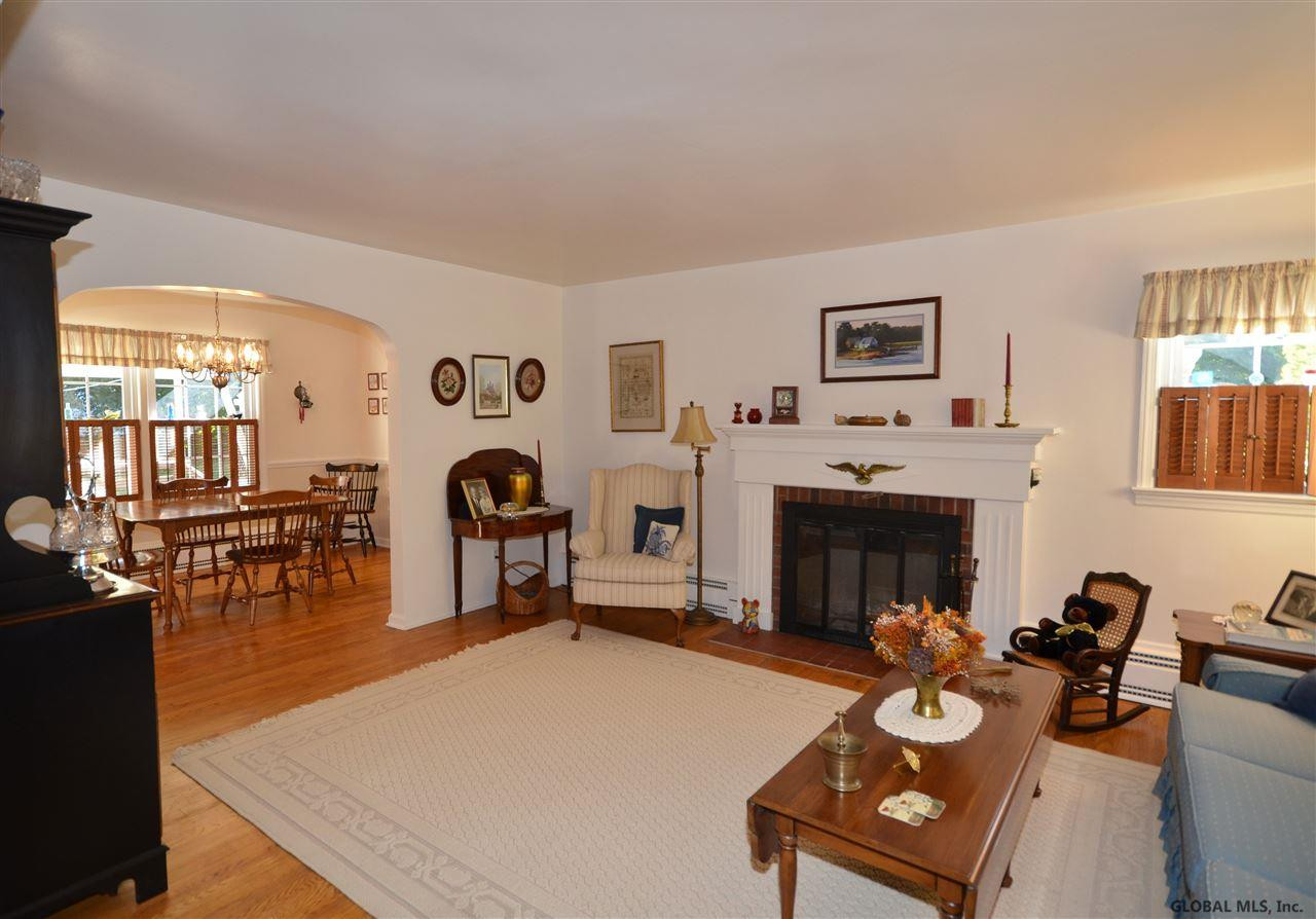 879 Charlton Road Schenectady, NY 12302 - Photo 4 of 25 Photo 4