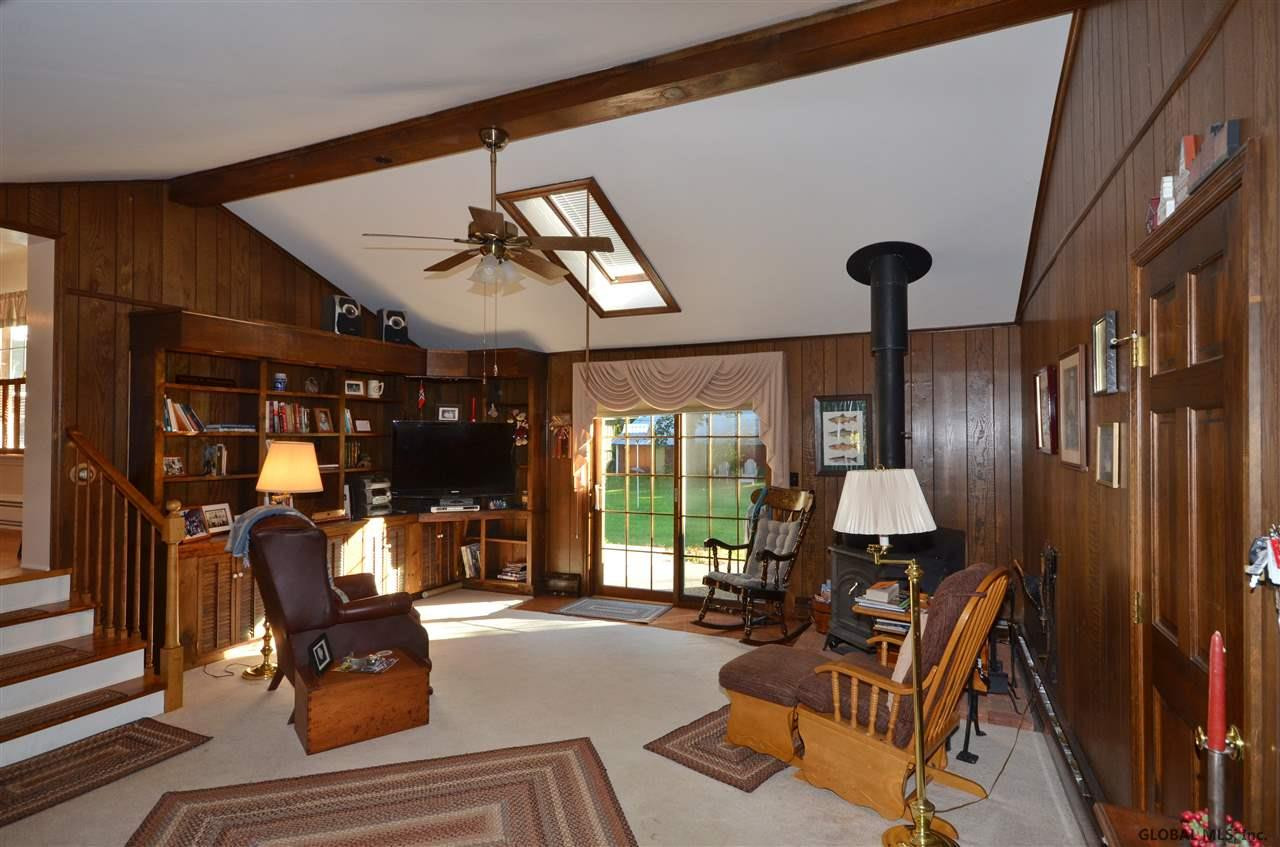 879 Charlton Road Schenectady, NY 12302 - Photo 6 of 25 Photo 6