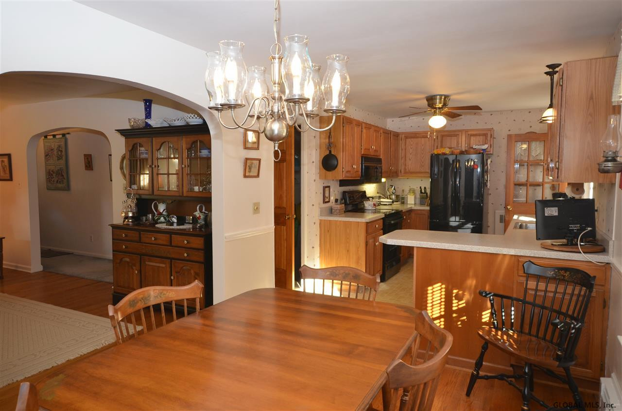 879 Charlton Road Schenectady, NY 12302 - Photo 8 of 25 Photo 8