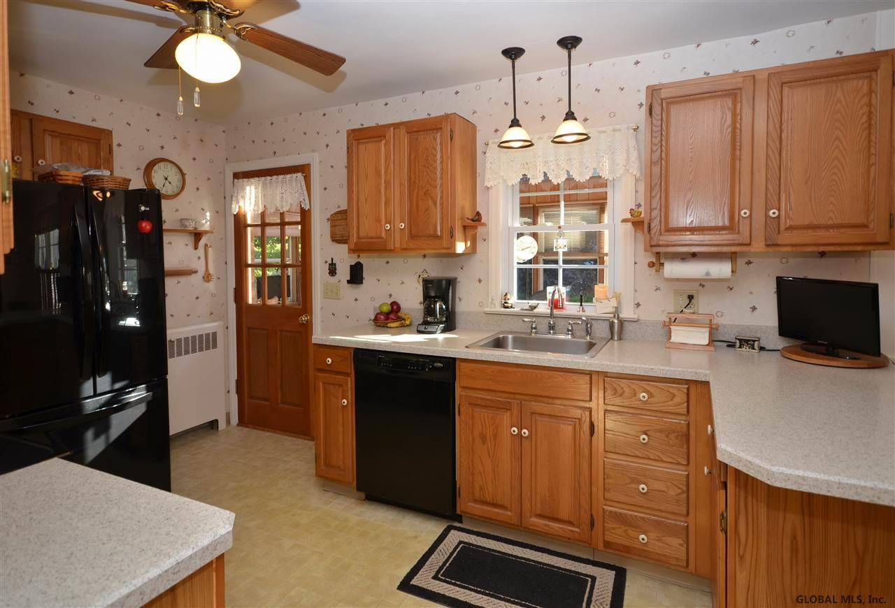 879 Charlton Road Schenectady, NY 12302 - Photo 9 of 25 Photo 9