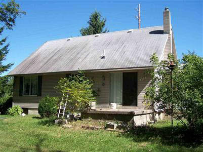 2172 Belsay Road Burton, MI 48519 - Photo 4 of 12 20138082-3.JPG