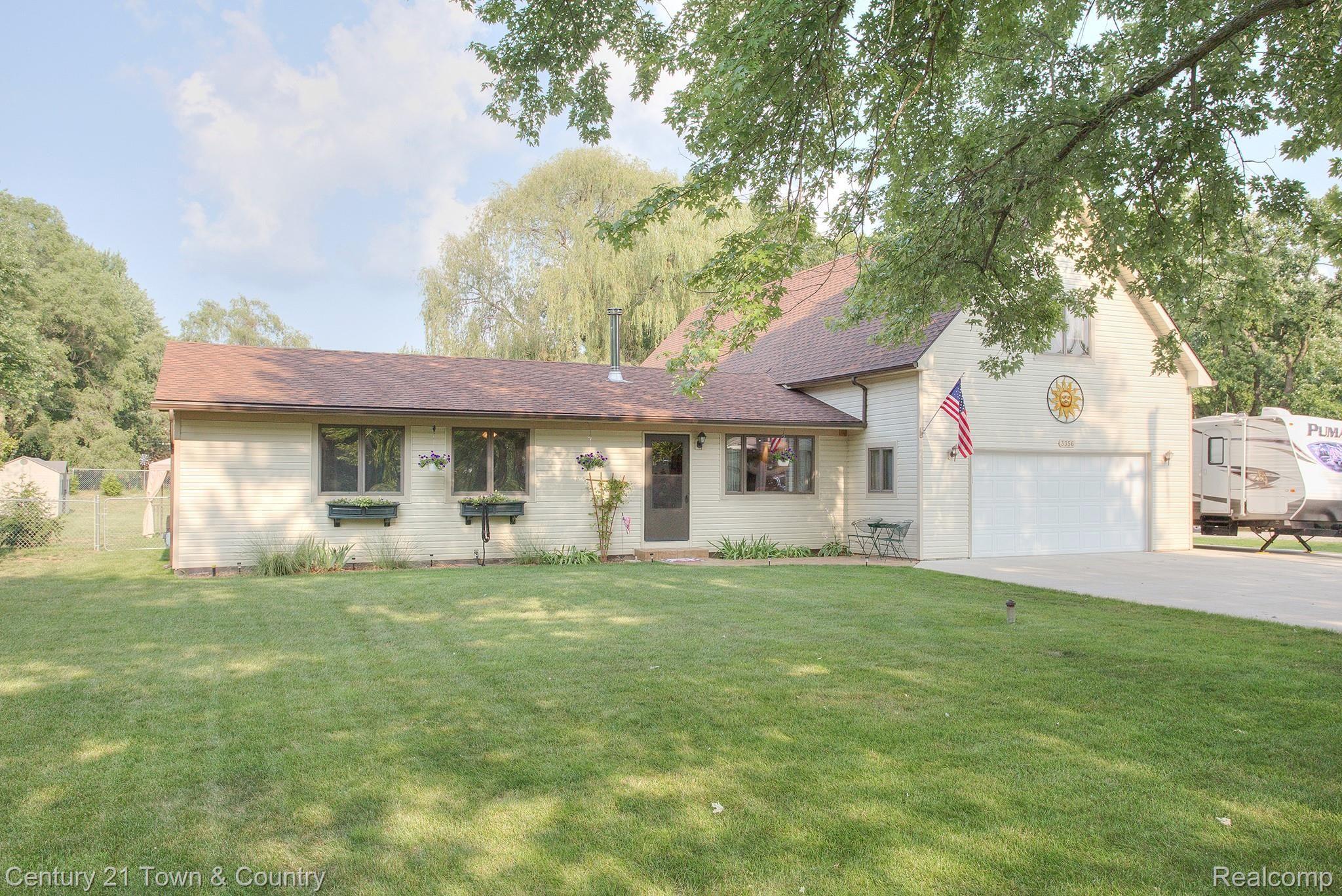 3356 Center Road Highland, MI 48357 - Photo 1 of 37 1.jpg