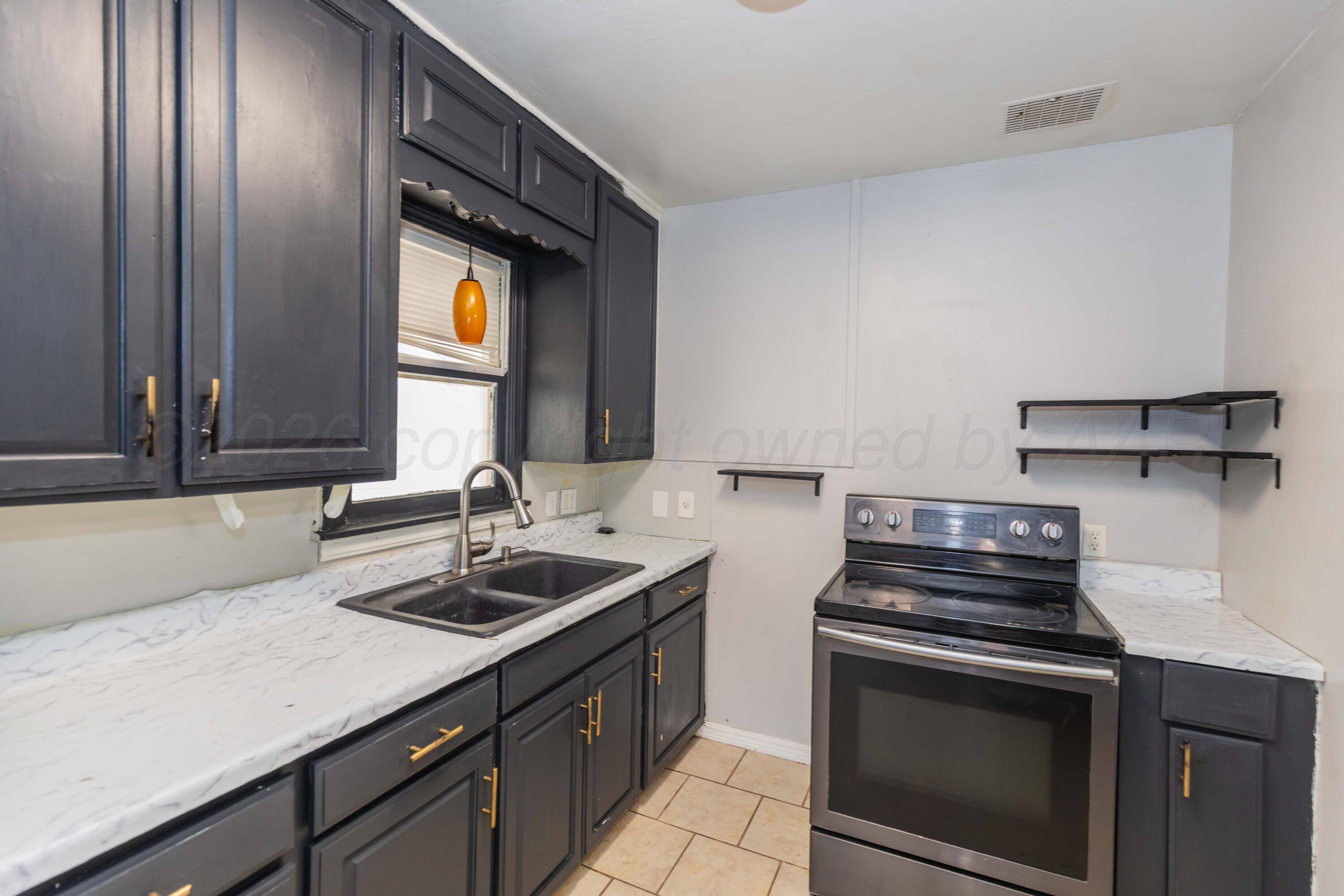 4110 South Lipscomb Street Amarillo, TX 79110 - Photo 13 of 36 KITCHEN VIEW 4