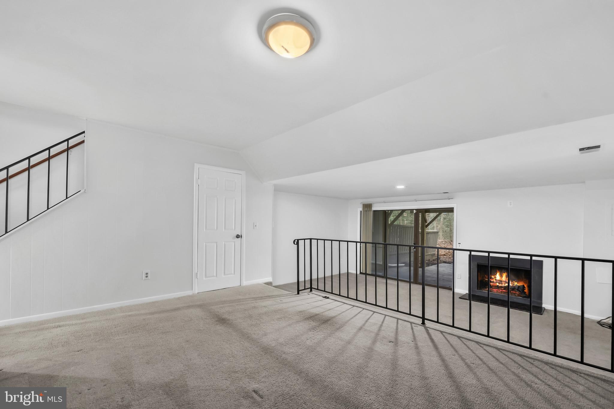 11711 Decade Court Reston, VA 20191 - Photo 24 of 44 a view of a livingroom