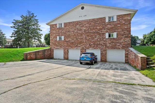 $129,900 | N114W15680 Sylvan Circle, Unit 7, Germantown, WI 53022