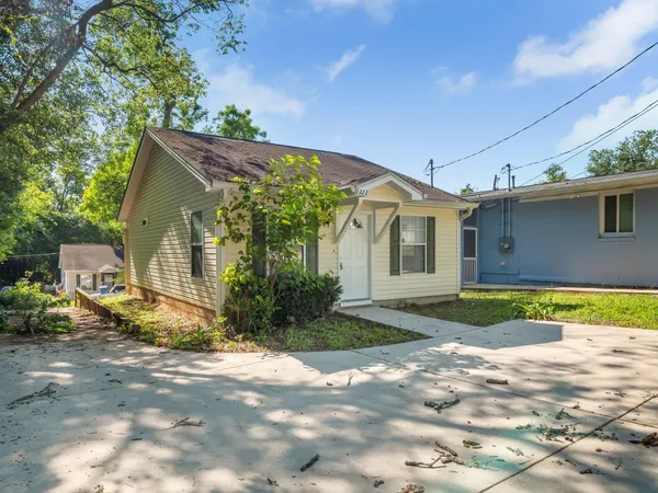 $1,400 | 2222 St Marks Street, Tallahassee, FL 32310