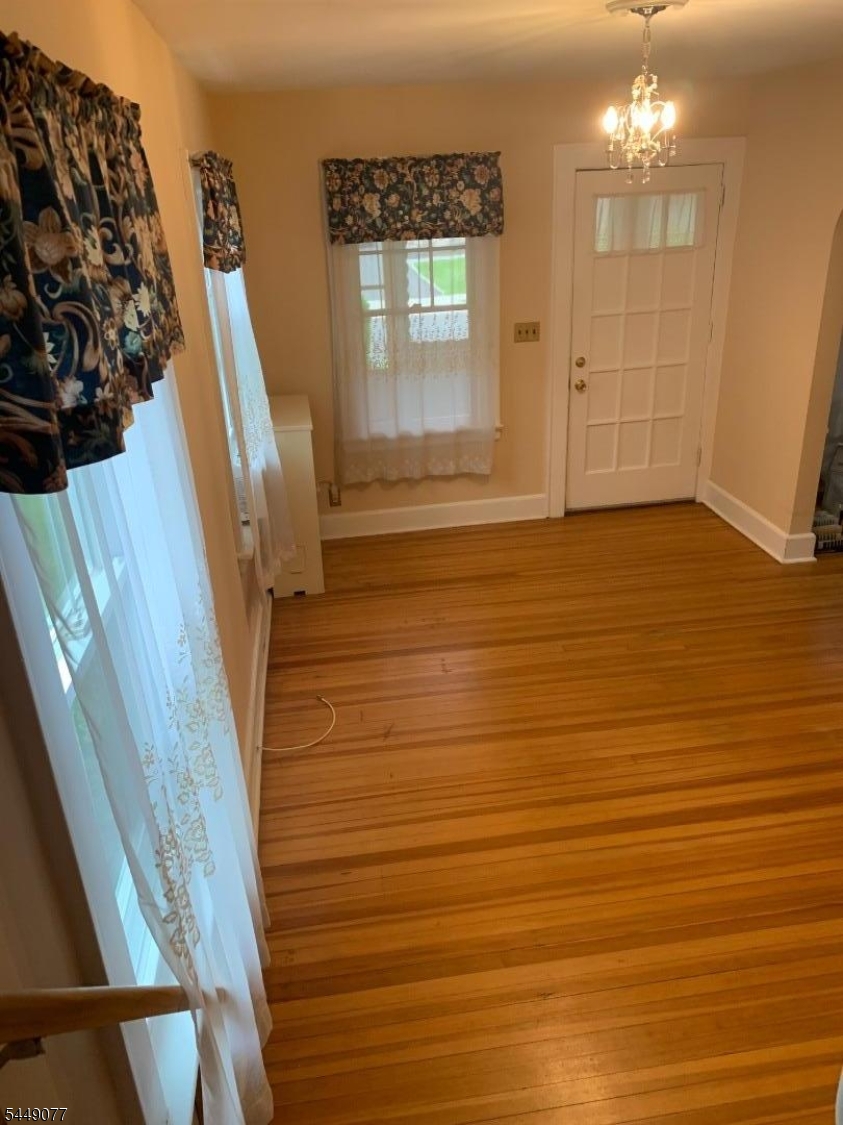 32 Hamilton Road Verona, NJ 07044 - Photo 10 of 18 Gallery Image 10
