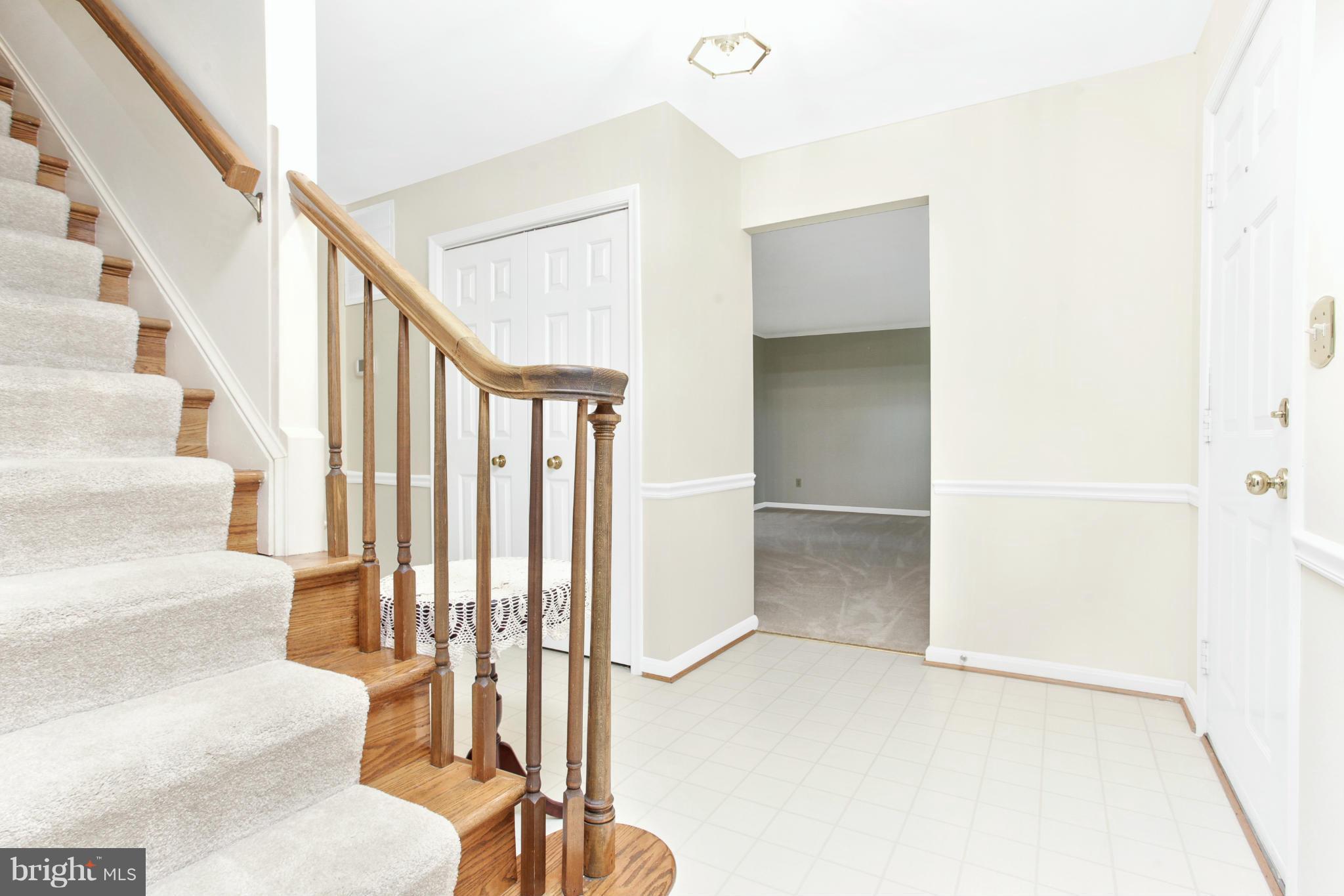 24240 Hipsley Mill Road Laytonsville, MD 20882 - Photo 2 of 26 Foyer