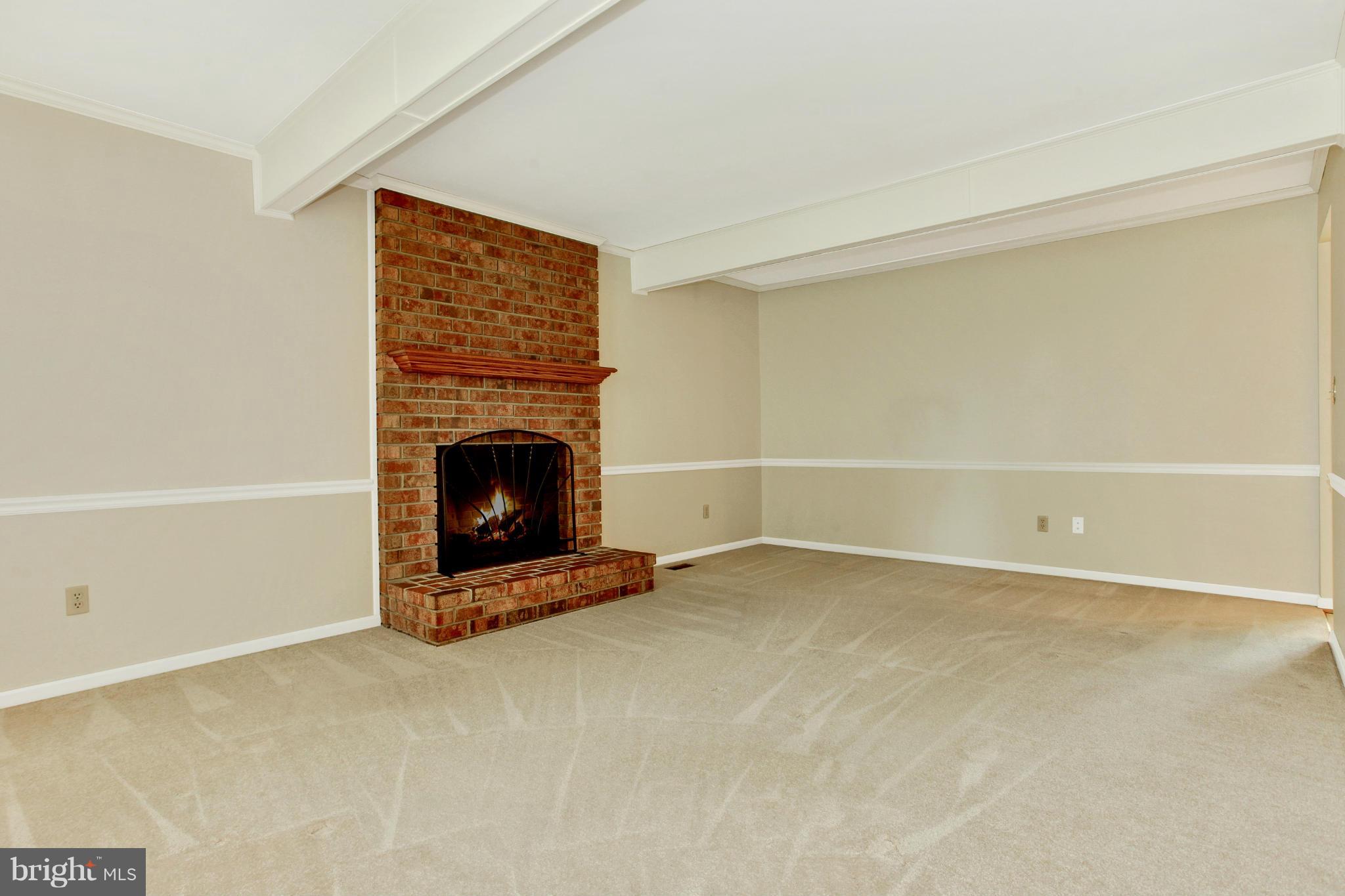 24240 Hipsley Mill Road Laytonsville, MD 20882 - Photo 11 of 26 Family Room