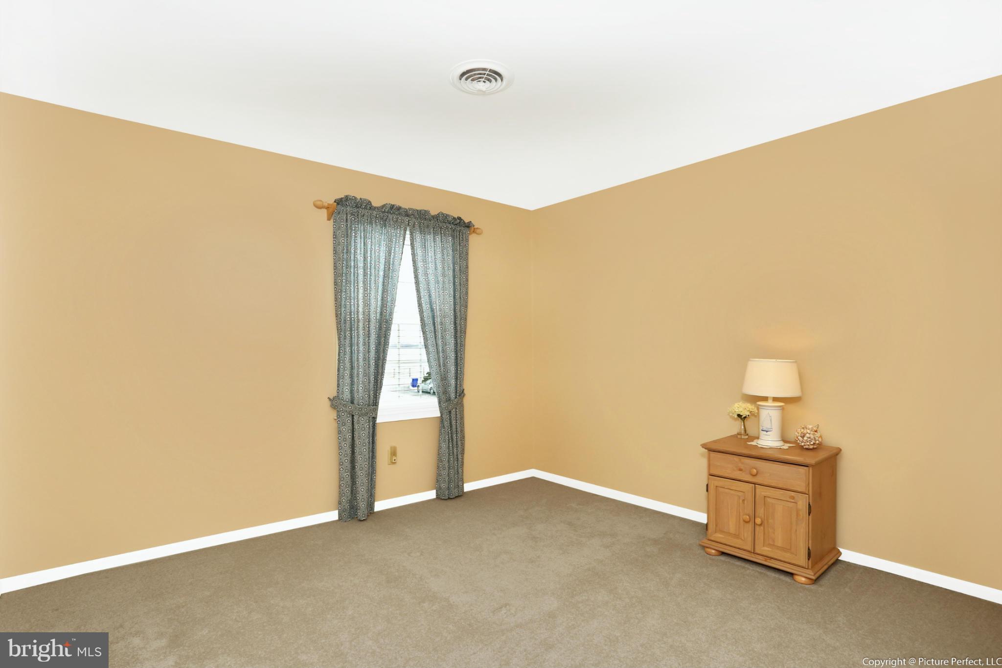 24240 Hipsley Mill Road Laytonsville, MD 20882 - Photo 19 of 26 Bedroom
