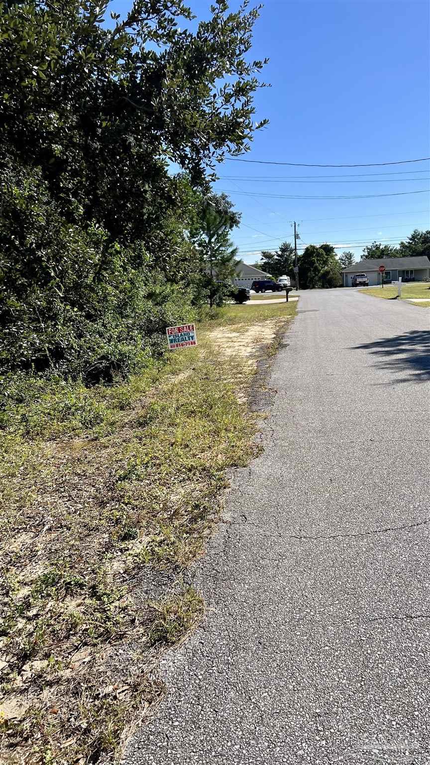 1882 Commodore Drive Navarre, FL 32566 - Photo 4 of 5