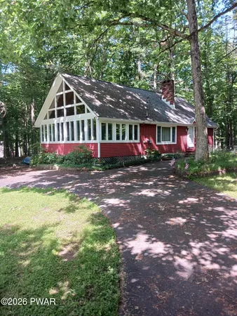 $234,900 | 107 Fawn Lake Drive, Dingmans Ferry, PA 18328