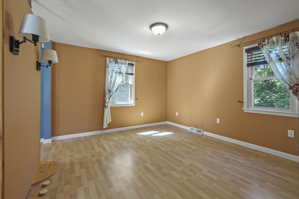 8 Walker Road Franklin, MA 02038 - Photo 17 of 40