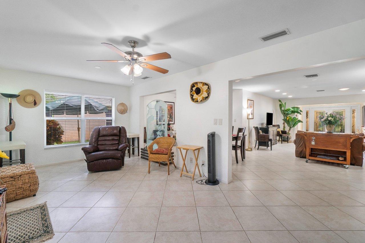 386 Southwest 5th Way Boca Raton, FL 33432 - Photo 12 of 34 013-386Southwest5thWay-BocaRaton-FL-3343