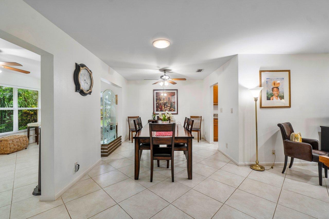 386 Southwest 5th Way Boca Raton, FL 33432 - Photo 16 of 34 011-386Southwest5thWay-BocaRaton-FL-3343