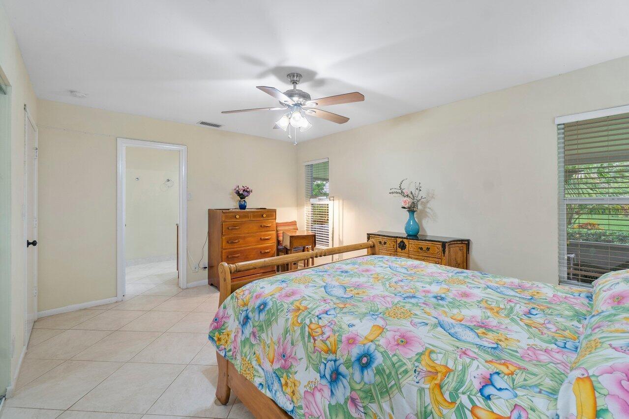 386 Southwest 5th Way Boca Raton, FL 33432 - Photo 18 of 34 018-386Southwest5thWay-BocaRaton-FL-3343