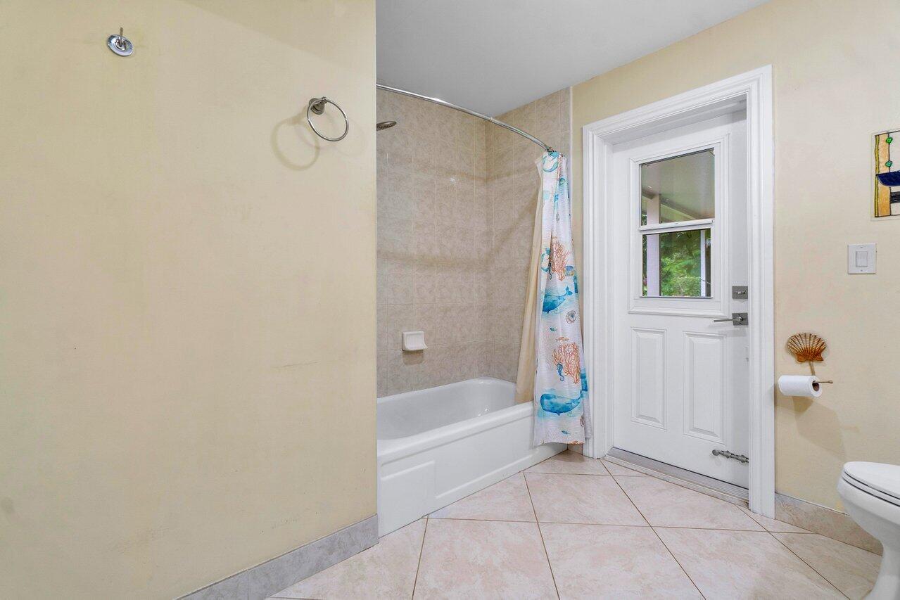 386 Southwest 5th Way Boca Raton, FL 33432 - Photo 19 of 34 019-386Southwest5thWay-BocaRaton-FL-3343