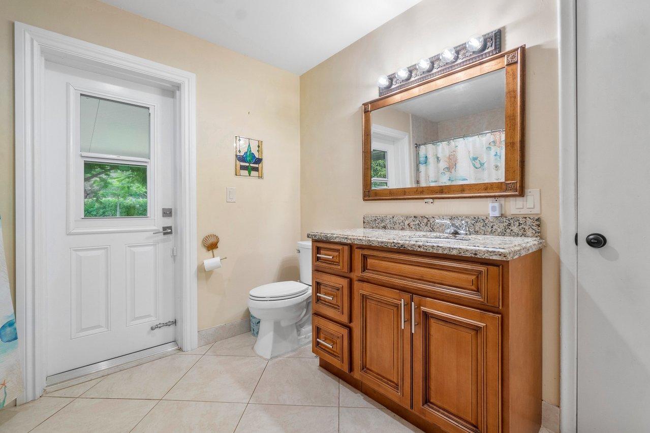 386 Southwest 5th Way Boca Raton, FL 33432 - Photo 20 of 34 020-386Southwest5thWay-BocaRaton-FL-3343