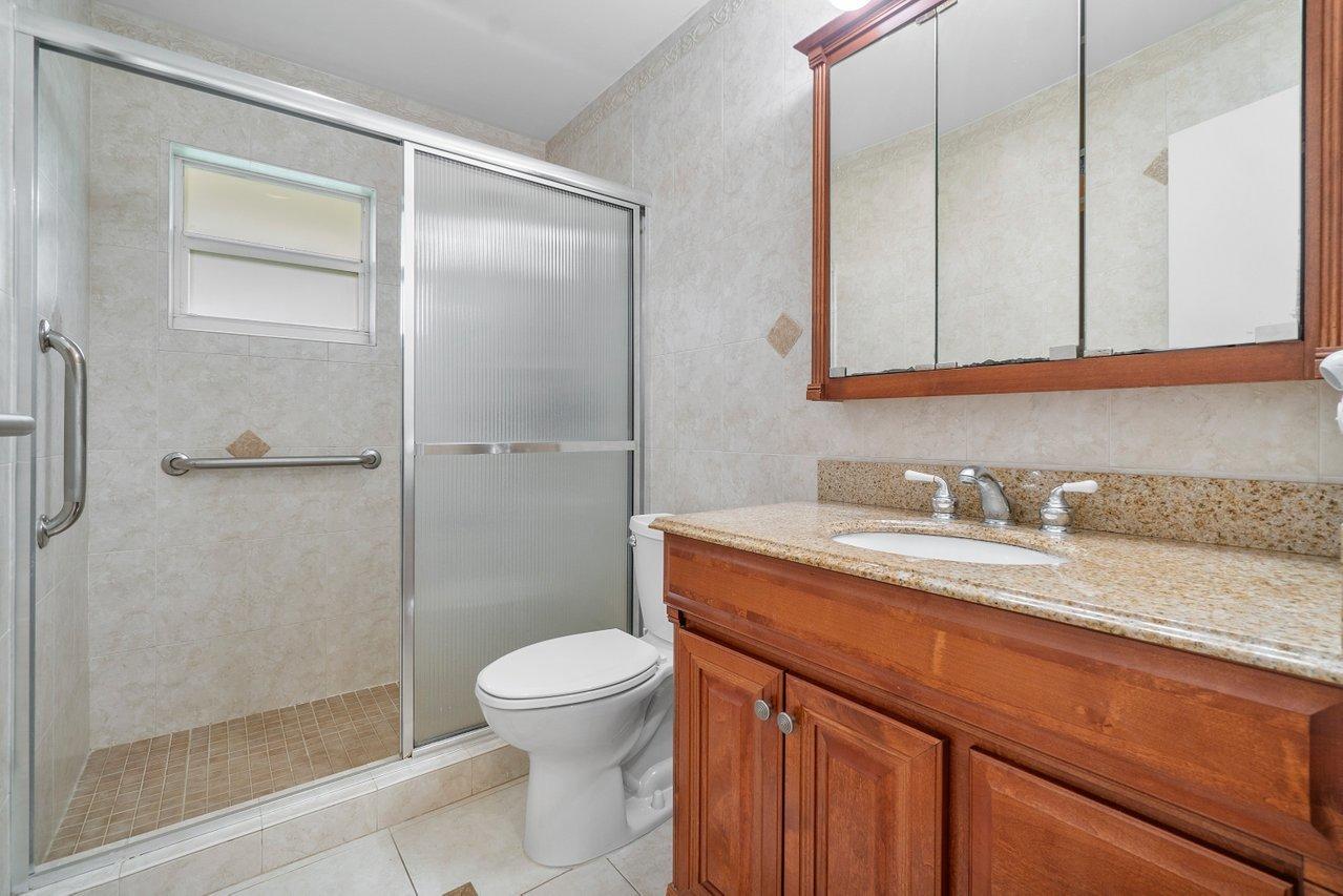 386 Southwest 5th Way Boca Raton, FL 33432 - Photo 22 of 34 022-386Southwest5thWay-BocaRaton-FL-3343