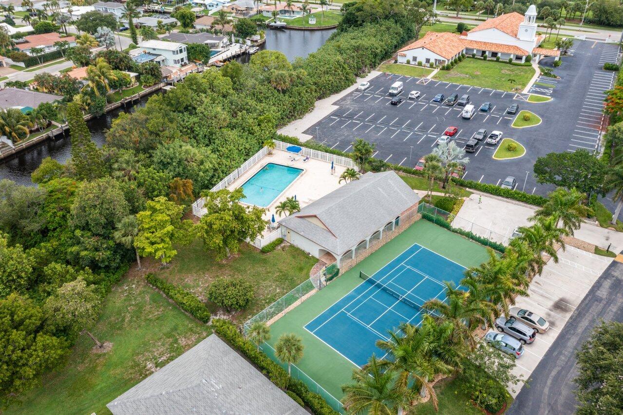 386 Southwest 5th Way Boca Raton, FL 33432 - Photo 31 of 34 041-386Southwest5thWay-BocaRaton-FL-3343
