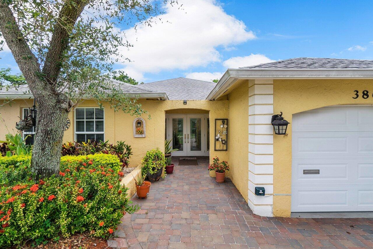386 Southwest 5th Way Boca Raton, FL 33432 - Photo 4 of 34 004-386Southwest5thWay-BocaRaton-FL-3343