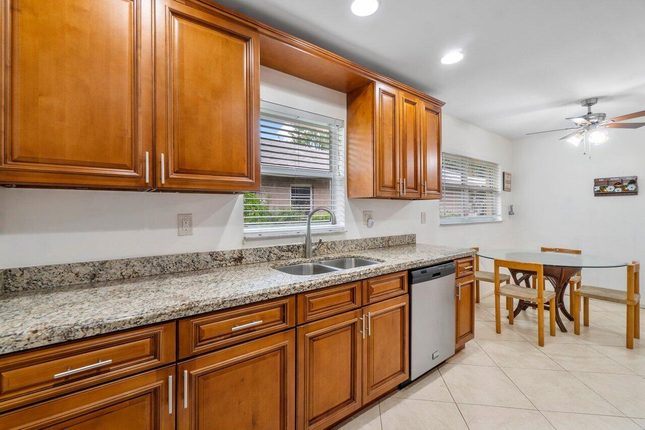 386 Southwest 5th Way Boca Raton, FL 33432 - Photo 9 of 34 009-386Southwest5thWay-BocaRaton-FL-3343