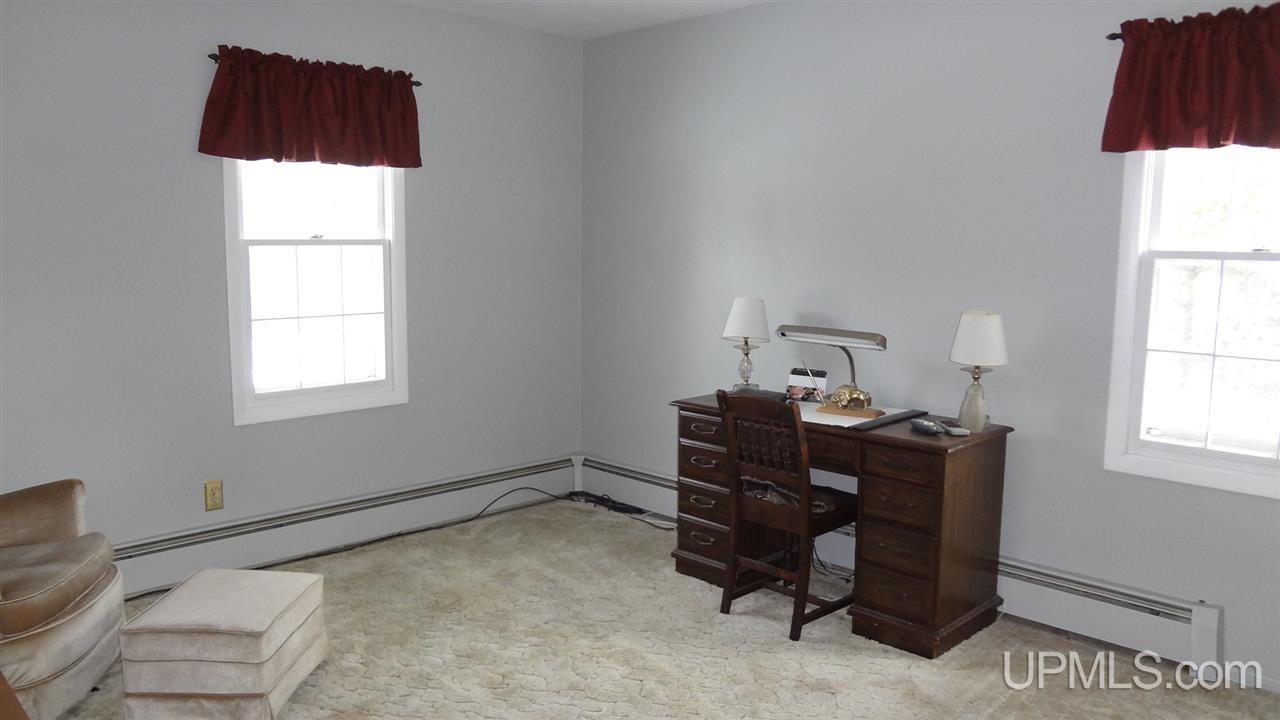 516 Riverside Road Marquette, MI 49855 - Photo 18 of 36