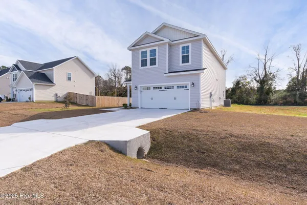 $367,900 | 212 Shadow Grass Court, Stella, NC 28582