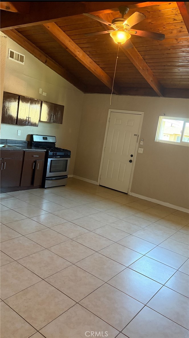 19340 Woodhill Street Rialto, CA 92376 - Photo 4 of 7 Room