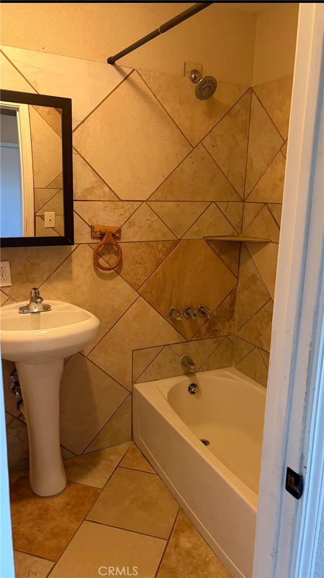 19340 Woodhill Street Rialto, CA 92376 - Photo 5 of 7