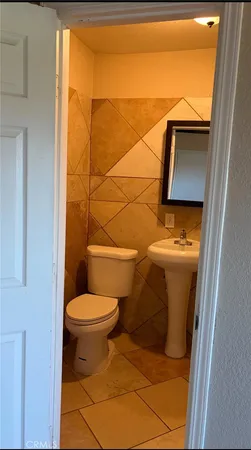 $1,450 | 19340 Woodhill Street, Rialto, CA 92376