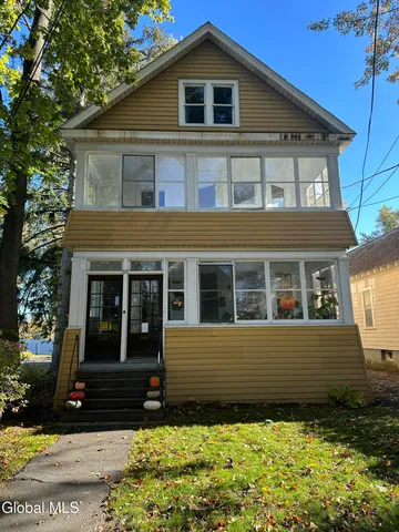 $1,700 | 65 Ten Eyck Avenue, Albany, NY 12209