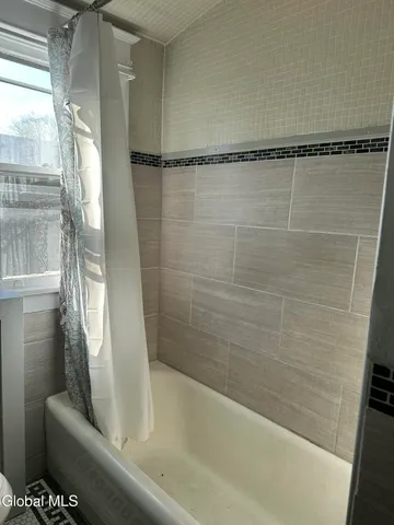 $1,700 | 65 Ten Eyck Avenue, Albany, NY 12209