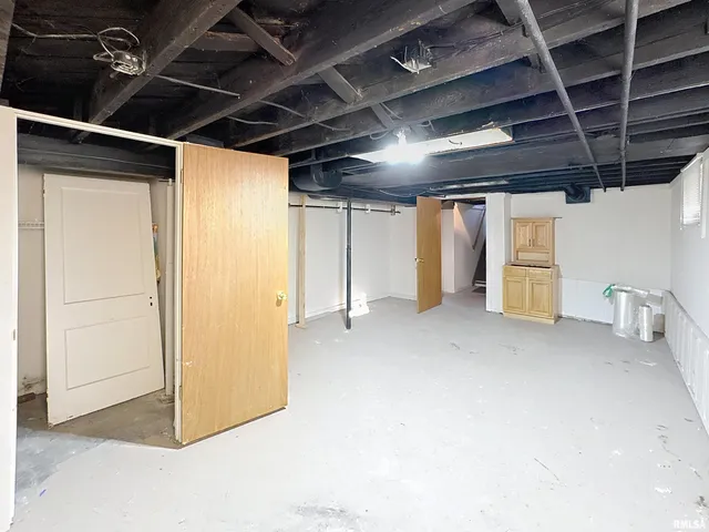 $129,900 | 2325 38th Street, Rock Island, IL 61201